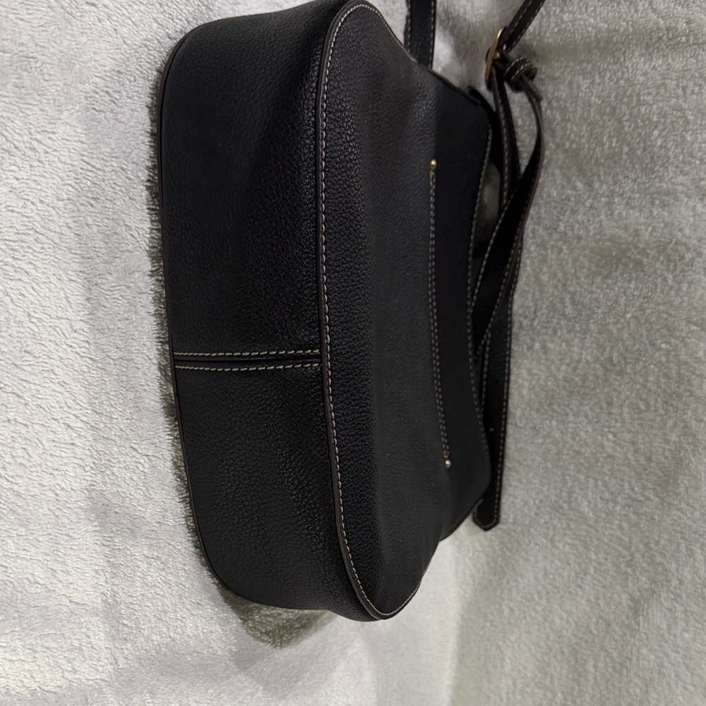 Chala Black Crossbody with Red Floral Applique - Picture 4 of 5